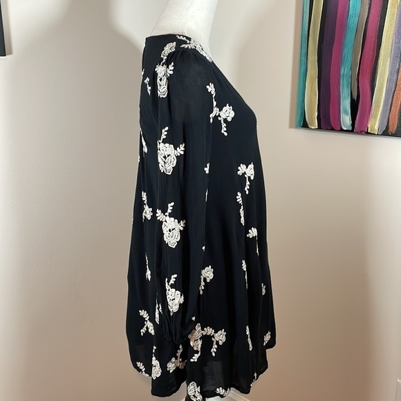 Free People embroidered blouse/mini dress - Picture 3 of 7